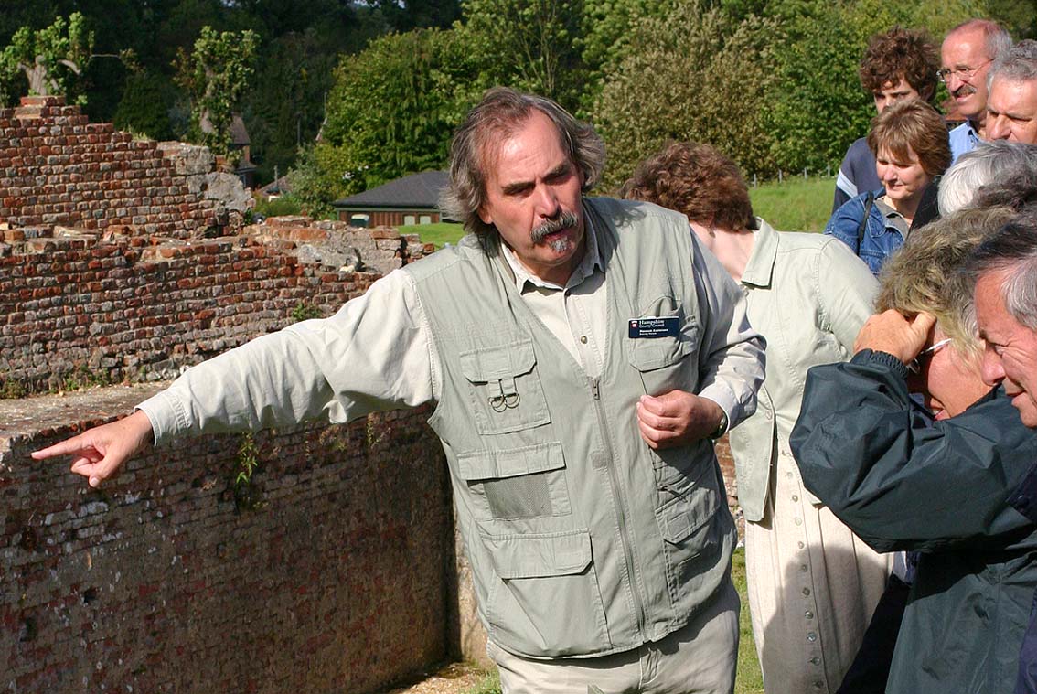 Tourist Guide Concept and Functions